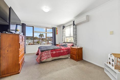 Photo of property in 102 Marne Road, Papakura, 2110