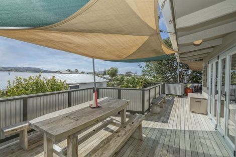 Photo of property in 10 Poplar Street, Whitianga, 3510