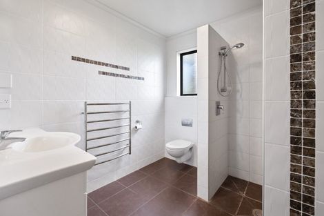 Photo of property in 47 Tennyson Avenue, Kelvin Grove, Palmerston North, 4414