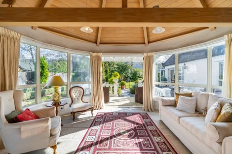 Photo of property in 1 Oakmont, Heretaunga, Upper Hutt, 5018