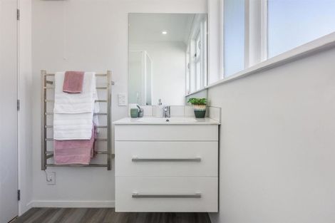 Photo of property in 51 Kapiti Crescent, Titahi Bay, Porirua, 5022