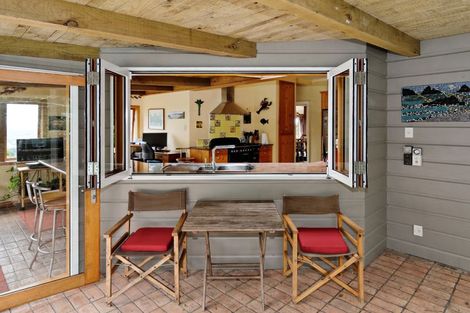 Photo of property in 10 Kohu Road, Titirangi, Auckland, 0604