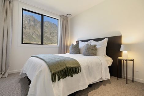 Photo of property in 28 Cunninghams Drive, Jacks Point, Queenstown, 9371