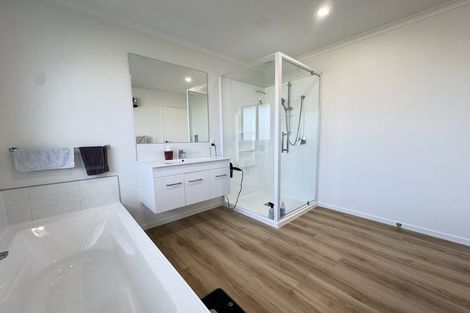 Photo of property in 1 North Foreland Street, Waihola, Milton, 9073