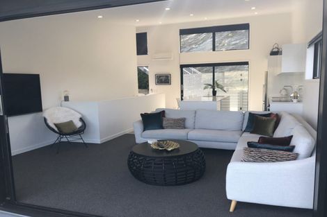 Photo of property in 17 Highlands Close, Queenstown, 9300