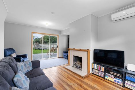 Photo of property in 4 Renfrew Place, Highbury, Palmerston North, 4412