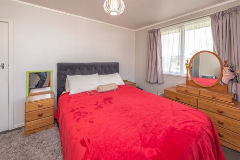 Photo of property in 36 Gibbons Crescent, Castlecliff, Whanganui, 4501