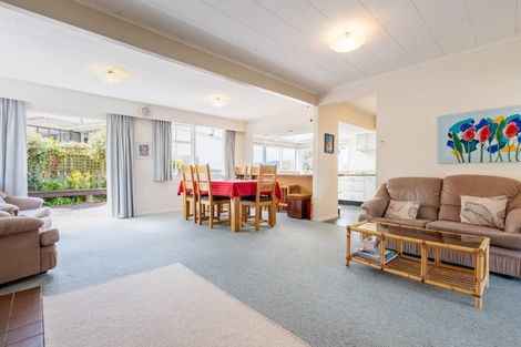 Photo of property in 32 Tui Road, Raumati Beach, Paraparaumu, 5032