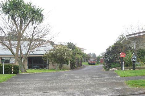 Photo of property in 10 Hickford Place, Okato, 4335