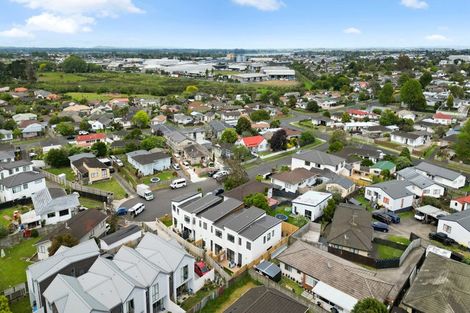 Photo of property in 12c Massine Place, Randwick Park, Auckland, 2105