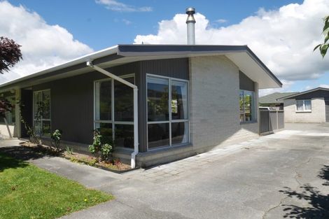 Photo of property in 39 Andrew Street, Waikanae, 5036