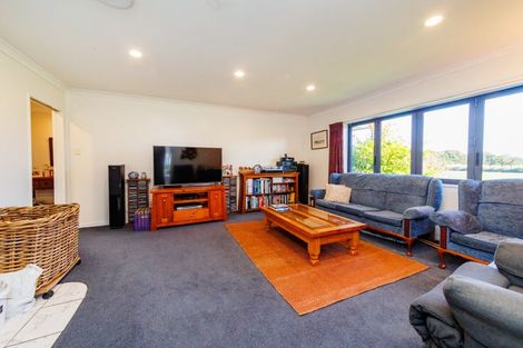 Photo of property in 18 Cummerfield Road, Foxton, 4891