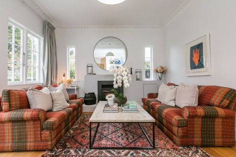 Photo of property in 9 Gillean Street, Havelock North, 4130