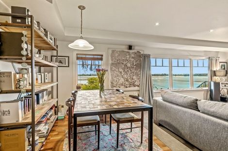 Photo of property in 28 Main Road, Mount Pleasant, Christchurch, 8081