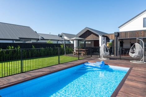 Photo of property in 41 Waterstock Way, Parklands, Christchurch, 8083