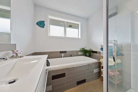 Photo of property in 5 Earnley Street, Rangiora, 7400