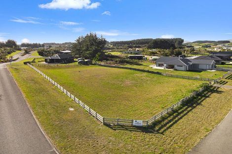 Photo of property in 1 Roma Way, Waitarere, 5510