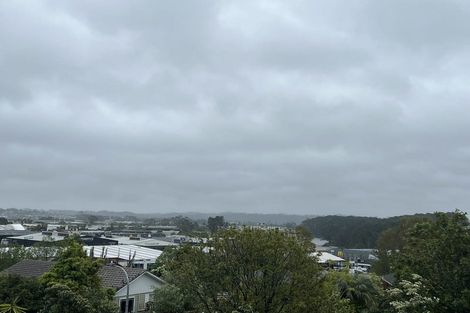 Photo of property in 3 Altair Place, Windsor Park, Auckland, 0632