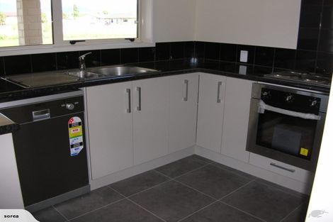 Photo of property in 27 Barry Curtis Place, Levin, 5510