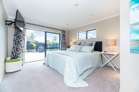 Photo of property in 61 Sapperton Drive, Henderson, Auckland, 0612