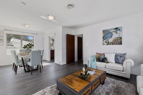 Photo of property in 2/22 Peach Road, Glenfield, Auckland, 0629