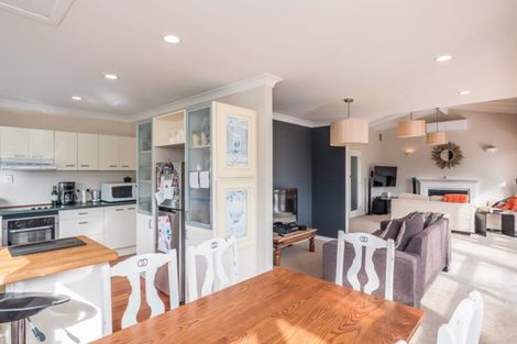 Photo of property in 12 Sunny Glen, Waikanae, 5036