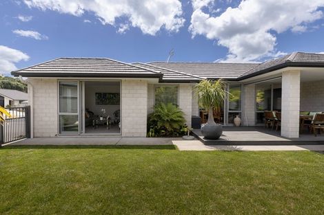 Photo of property in 13 Shoreview Close, Omokoroa, 3114