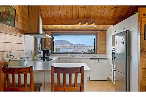 Photo of property in 25 Shera Street, Acacia Bay, Taupo, 3330