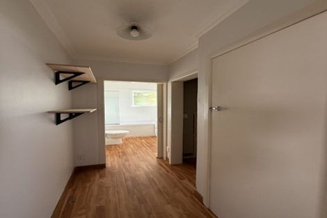 Photo of property in 22 Dorking Road, Brooklyn, Wellington, 6021
