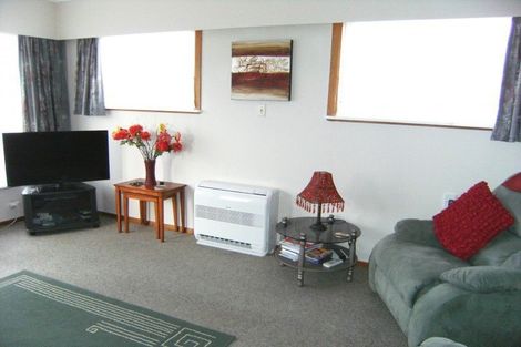 Photo of property in 55 Queenwood Road, Levin, 5510