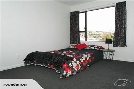 Photo of property in 7 Warrington Grove, Newlands, Wellington, 6037