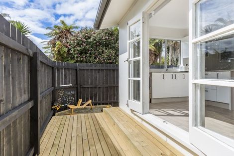 Photo of property in 122a The Circle, Manly, Whangaparaoa, 0930