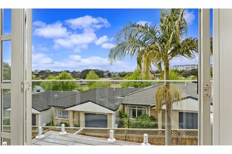 Photo of property in 5/14 Fields Parade, Oteha, Auckland, 0632