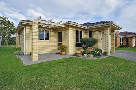 Photo of property in 55 Sovereign Isle Lane, Rototuna, Hamilton, 3210