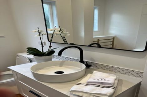 Photo of property in 8 Bridgewater Road, Parnell, Auckland, 1052