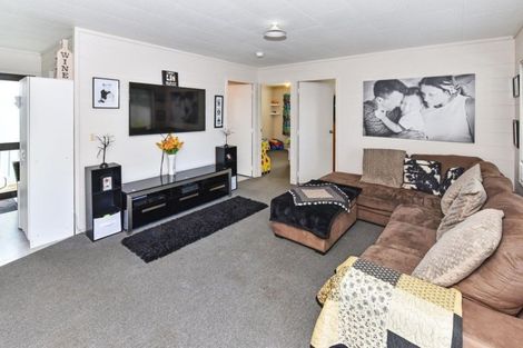 Photo of property in 2/17 Leaming Place, Clarks Beach, 2122