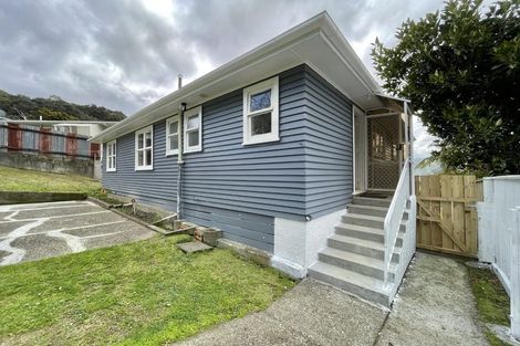 Photo of property in 6 Reid Road, Wainuiomata, Lower Hutt, 5014