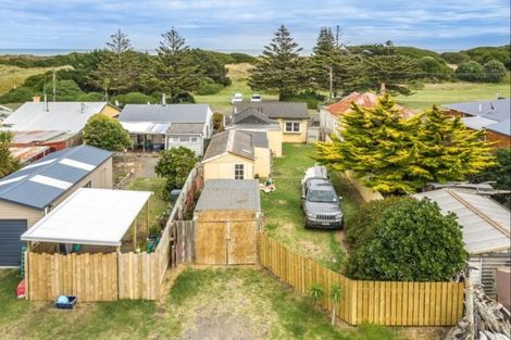 Photo of property in 6 Seafront Road, Castlecliff, Whanganui, 4501
