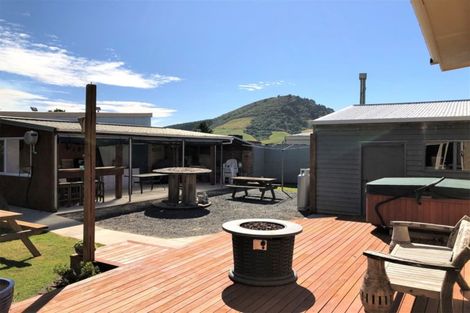 Photo of property in 30 Main Road, Clinton, 9534