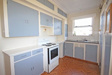 Photo of property in 3 Graham Place, West End, Palmerston North, 4410