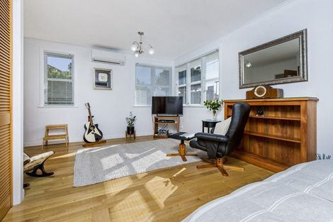 Photo of property in 553 Richardson Road, Mount Roskill, Auckland, 1041