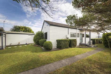 Photo of property in 6 Willowstream Grove, Cloverlea, Palmerston North, 4412