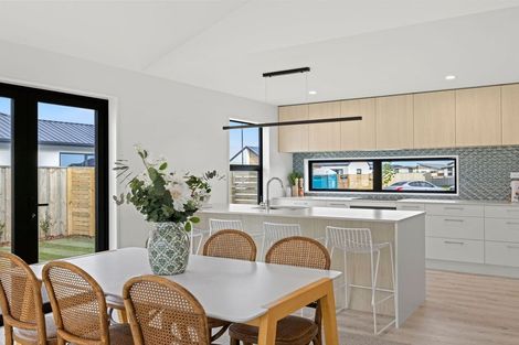 Photo of property in 12 Alex Place, Rolleston, 7614