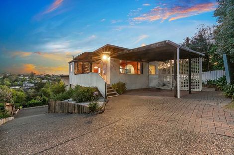 Photo of property in 216 Glamorgan Drive, Northcross, Auckland, 0630