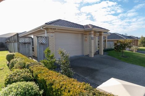 Photo of property in 19 Sovereign Isle Lane, Rototuna, Hamilton, 3210