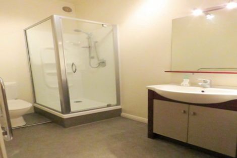 Photo of property in Devonport Apartments, 22/127 Saint Aubyn Street, New Plymouth, 4310