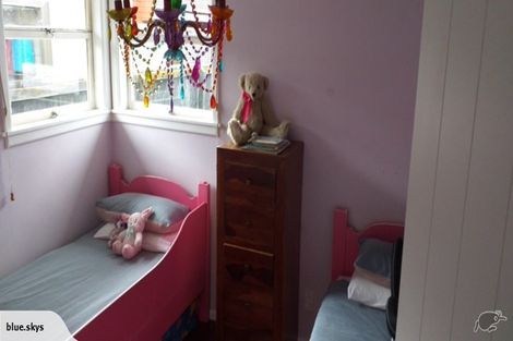 Photo of property in 53 Cliff View Drive, Green Bay, Auckland, 0604