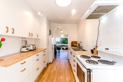 Photo of property in 37 Aperahama Street, Paekakariki, 5034