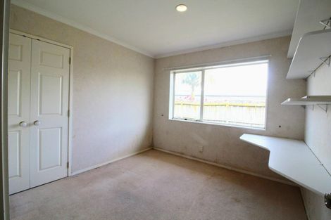 Photo of property in 65 Bob Charles Drive, Golflands, Auckland, 2013