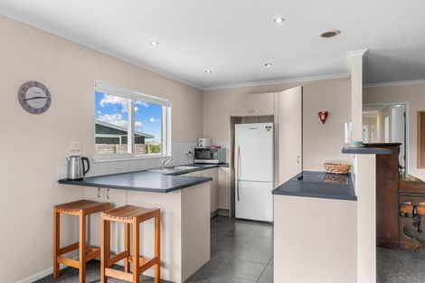 Photo of property in 12 Weka Street, Mangawhai, 0505
